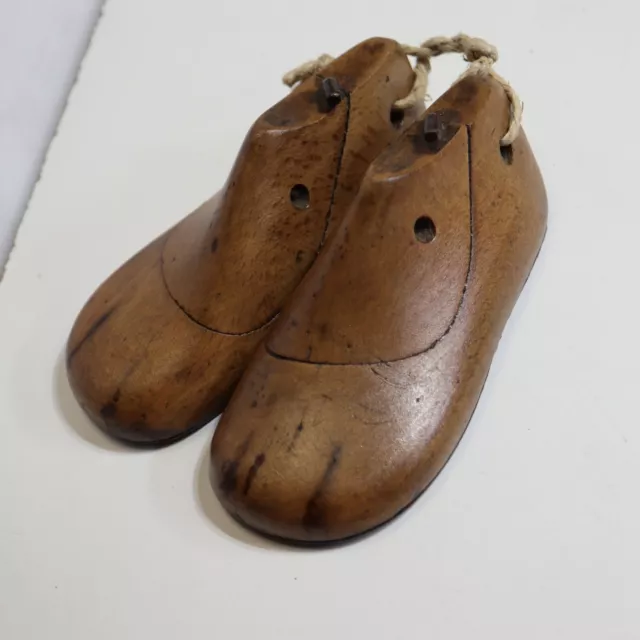 1 Paar historischer Kinderschuhleisten, 13 cm