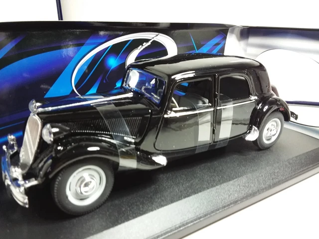 Miniature Maisto 1/18 – Citroën 15CV Traction 6Cyl FFI – En Boîte (B1) – Occasion