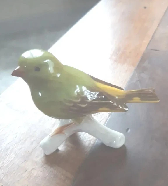 Oiseau En Porcelaine Polychrome Marquage Goebel 2