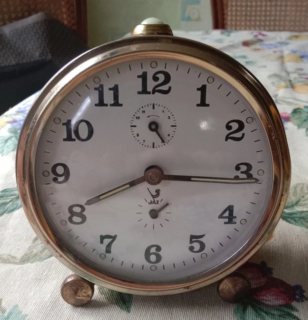 ANCIEN RÉVEIL MÉCANIQUE jaz des années 40  BASIC  EUR 16,50 - FR