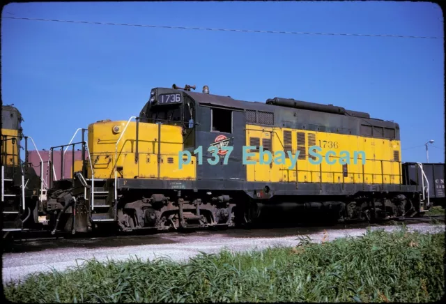 CNW Chicago & North Western EMD GP-9 1736 ORIGINAL 1981 Kodachrome Slide