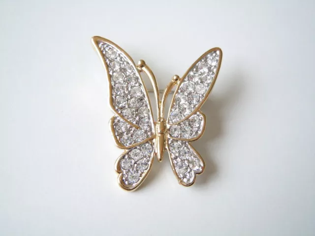 Modeschmuck Brosche Schmetterling mit klaren Strass Steinen 8,1 g/3,5 x 2,9 cm