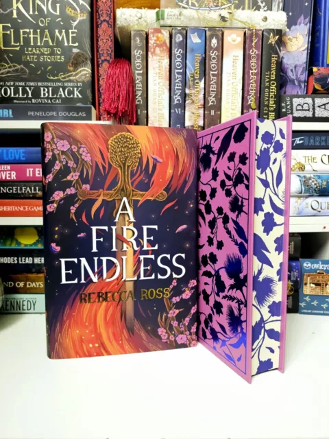 A Fire Endless von Rebecca Ross signiert beleuchtet Hardcover Buch göttliche Rivalen