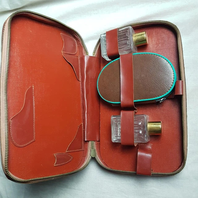 Ancienne Trousse De Toilette Nécessaire En Cuir – Marque Soco – Vintage