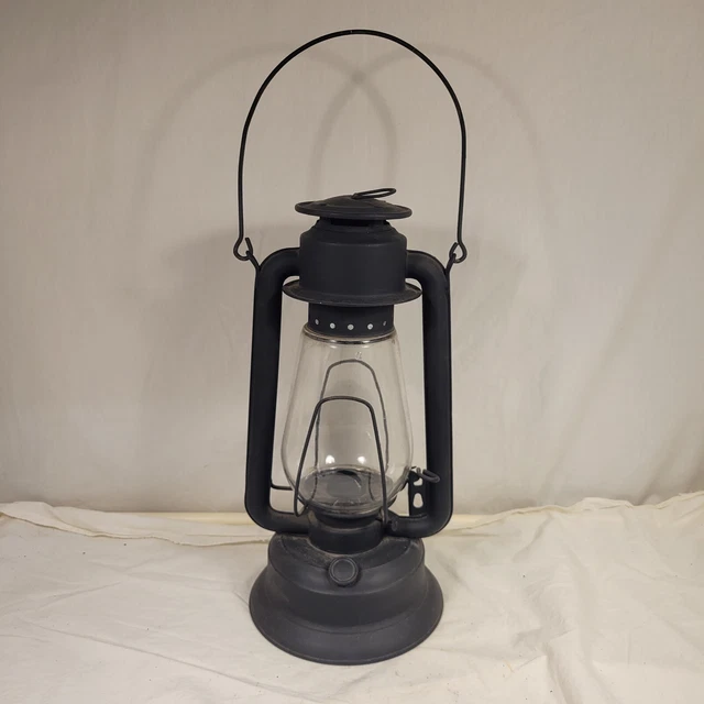 Defiance Lantern & STPG Co. Lantern Clear Globe Embossed Hams Cold Blast No. 200 Defiance Lantern & STPG Co. Lantern Clear Globe Embossed Hams Cold Blast No. 200