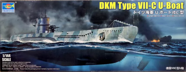 DKM Deutsches U-Boot Typ VII C U-552 submarine 1:144 Model Kit Trumpeter 05912