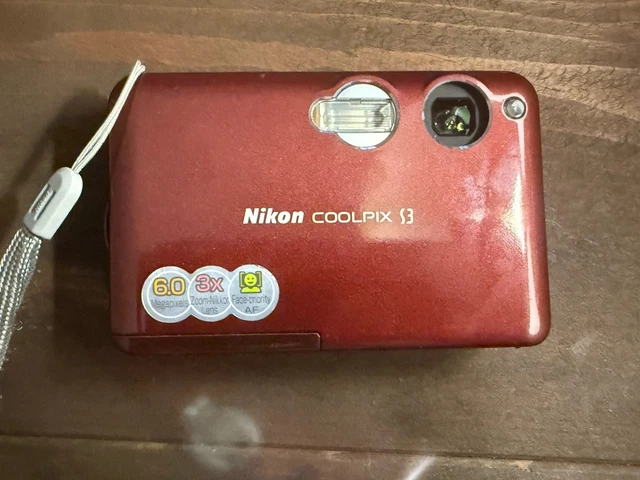 NIKON COOLPIX S3 Digital Camera Cream White Used Compact