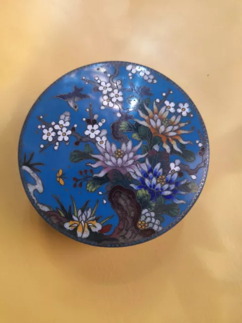 A beautiful rare antique Japanese cloisonne trinket box