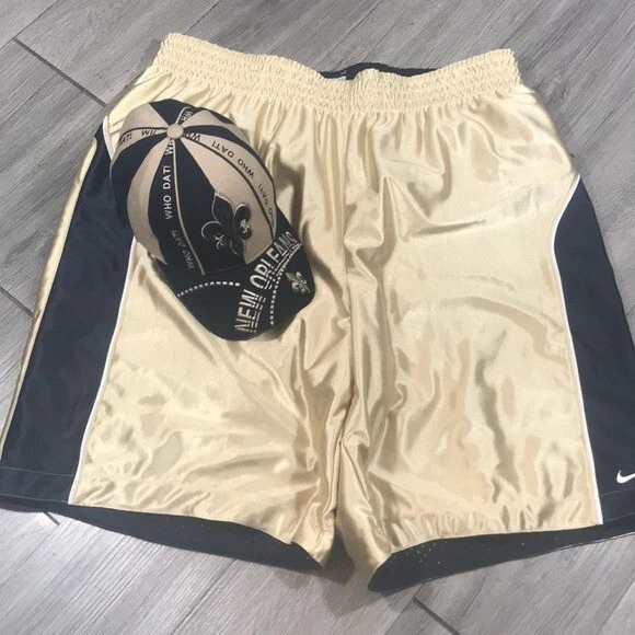 Nike NEW Reversible “Saints” Gold & Black Basketball Athletic Shorts size XL