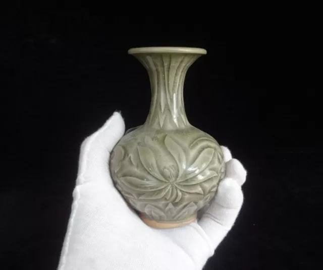 Old Chinese "Guan" Kiln Hand Carving Flowers Brown Glaze Porcelain Vase
