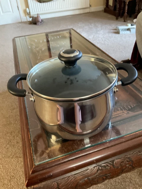 Nuove con scatola cucine essenziali pentola 20 cm