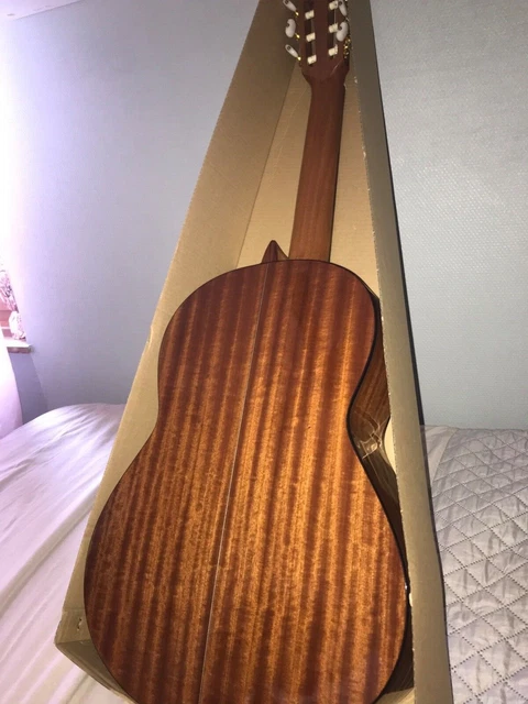 Guitare Classique Admira A2 Cèdre Massif / Acajou Naturel Brillant 2