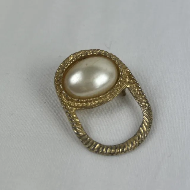 Gold Tone Faux Mother of Pearl Brooch scarf pin Oval 3cm