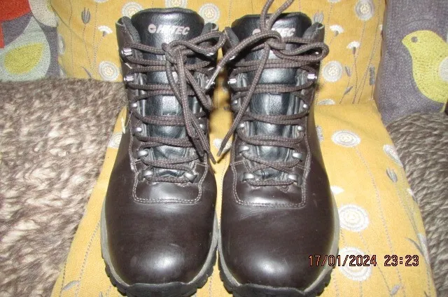 Women's HI-TEC   Eurotrek- lite  leather walking  boots size 7