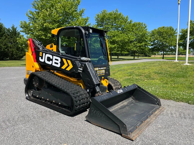 JCB 3TS-8T Teleskid Skid Steer on Tracks