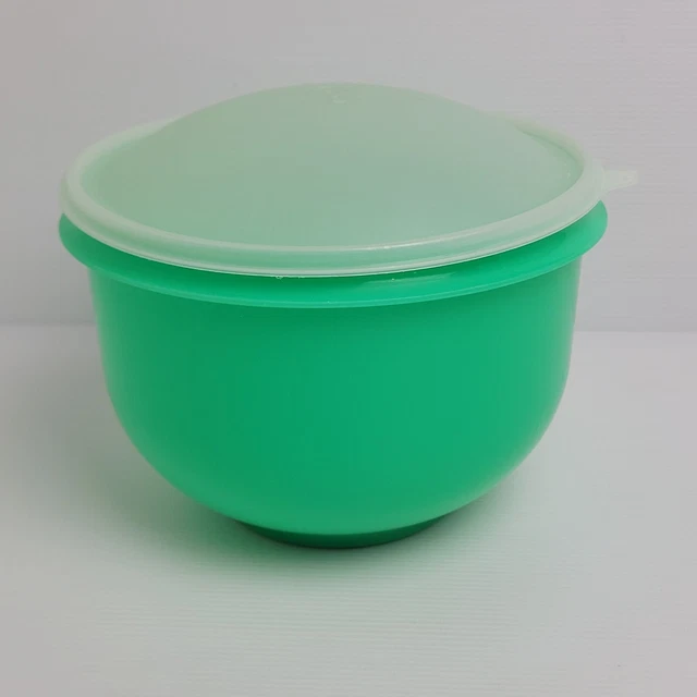 TUPPERWARE LETTUCE KEEPER Vintage Green with Lid & Spike Jadeite 14248