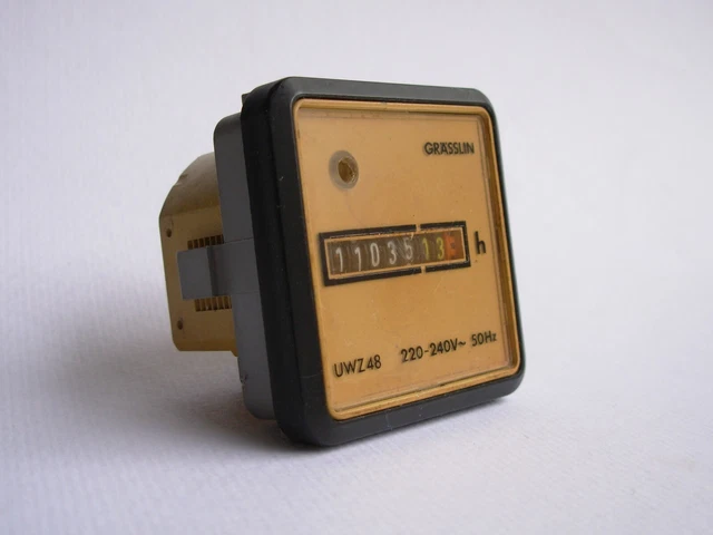 Contaore Digitale 220-240V 0,3W – Alta Precisione 0-99999,99H, Montaggio Integrato Con Indicatore Luminoso – Per Generatori, Compressori, Motoseghe