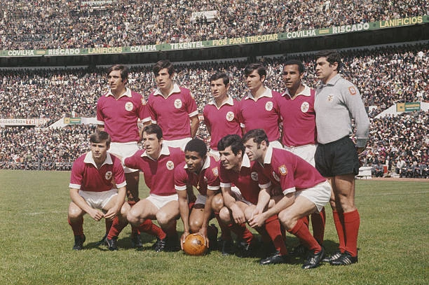 Photo Ancienne De L'équipe Du SL Benfica Lisbonne - 1971 - Football - NEUVE