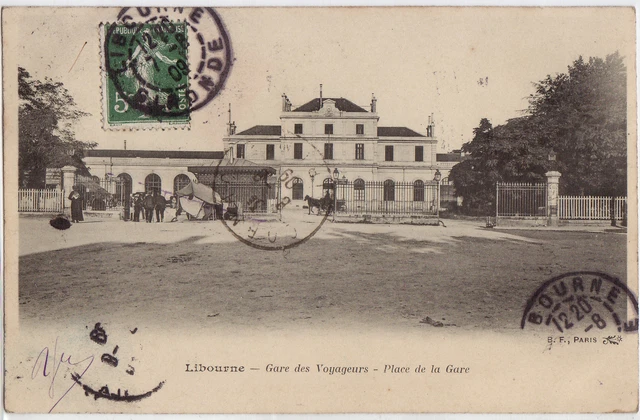 CPA -33-  LIBOURNE - Gare des Voyageurs - Place de la Gare.