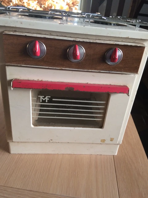Jouet ancien Dinette maison poupée cuisinière fourneau en métal