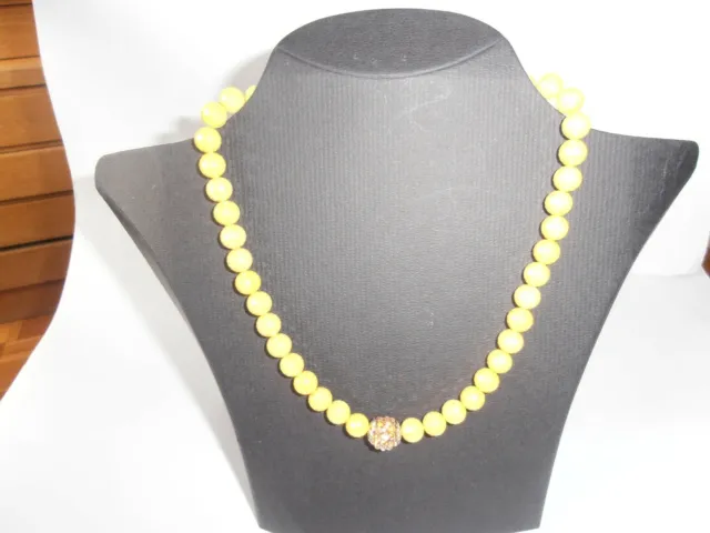 Halskette Facettierte Perlen in Gelb  bestückt mit 14 mm Kristall Perle Unikat