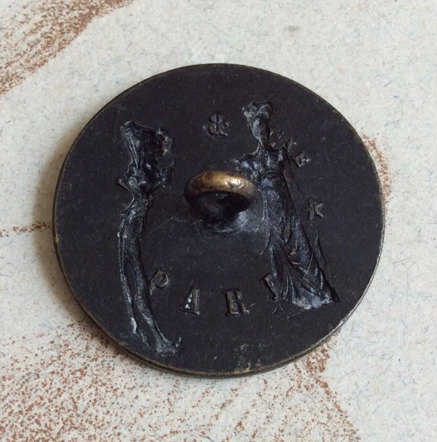 Bouton Ancien Incroyable et Merveilleuse en Métal 27 mm 3
