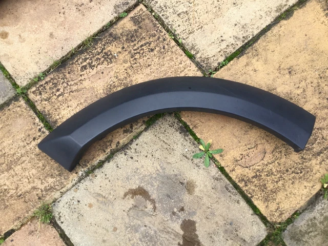 LAND ROVER DISCOVERY 3 Wheel Arch Trim Rear Quarter Panel Off Side 2004 ...