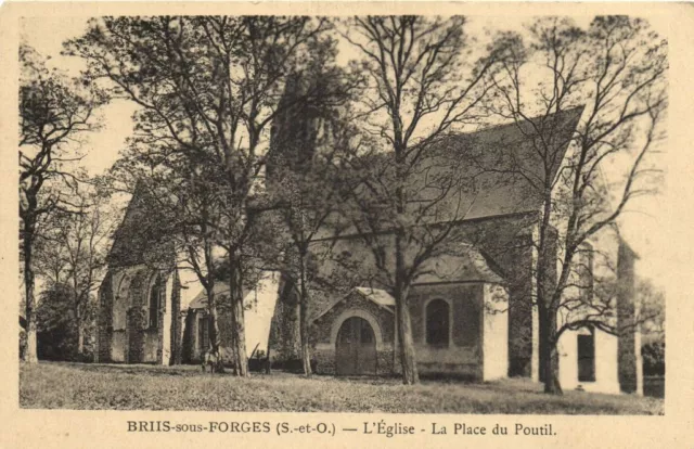 CPA BRIIS under FORGES-L'Église-La Place du Poutil (180616)
