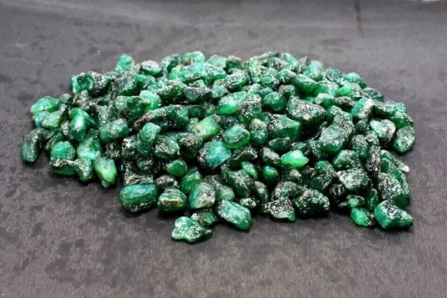 600 Ct 100% Natural Rough Columbian Green Emerald Earth-Mined Loose Rough Lot