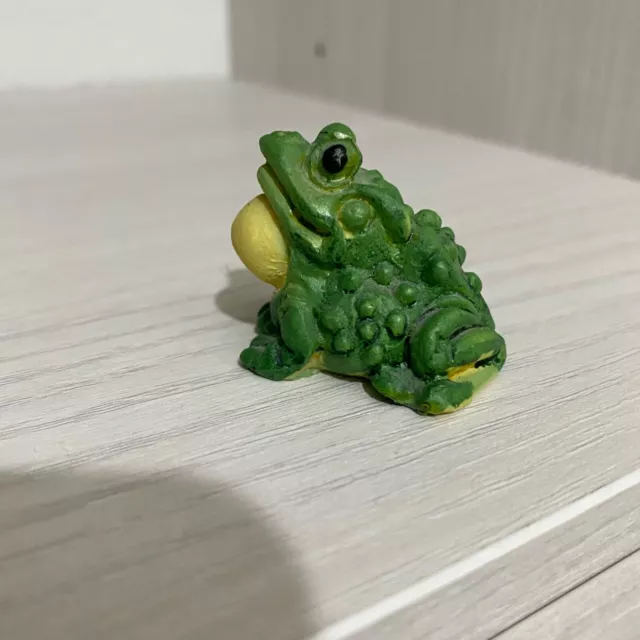 Vintage Small- Sized Realistic Textured Ceramic Hirado Type Frog / Toad Pottery.