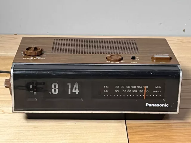 Panasonic RC-6040 Flip Clock - Am/fm Radio Alarm