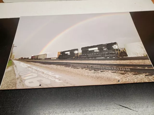 2006 Norfolk Southern Railroad Calendar - Oversized - Lots of Great Photos - Lik