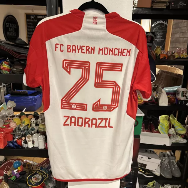 Bayern Munich Womens Team 23/24 Home Football Shirt Sarah Zadrazil Size Mens L