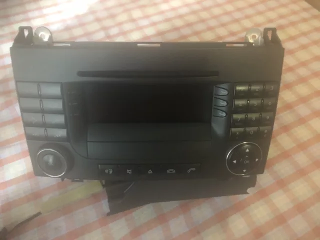 Original Mercedes Audio 10 BE6011 Radio W203 W209 W639 W463 in  Nordrhein-Westfalen - Gütersloh, Auto Hifi & Navigation Anzeigen