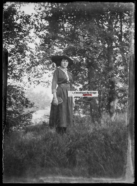 Portrait femme vintage, Plaque verre photo, négatif ancien noir & blanc