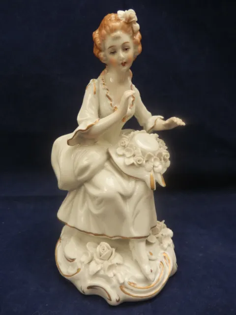 Figurine en Porcelaine Dame au Chapeau fleuri Rose Biscuit SITZENDORF - MEISSEN