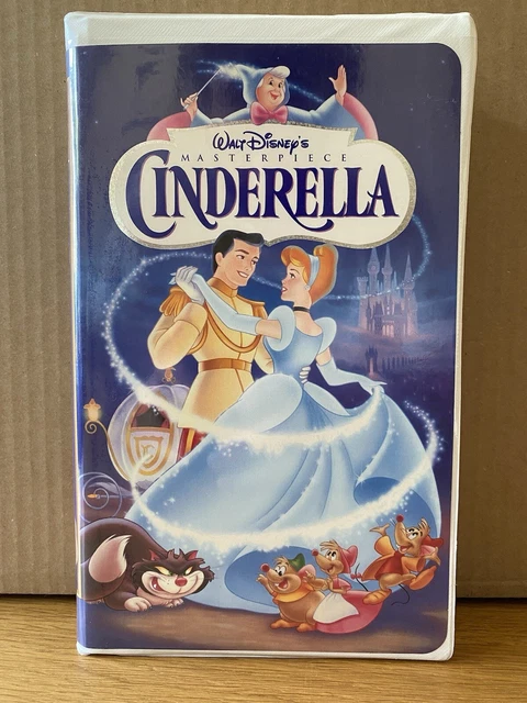 **Enchanting Bridal Masterpiece: Cinderella Divine's CD0166W for Unforgettable Memories**