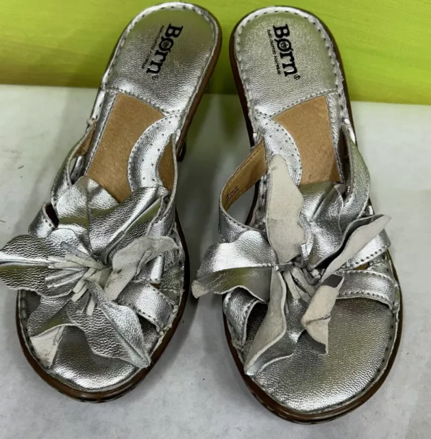 Born Wedge Heeled Silver Leather Flower Sandals Size 7M Comfort Shoes Boho Chic