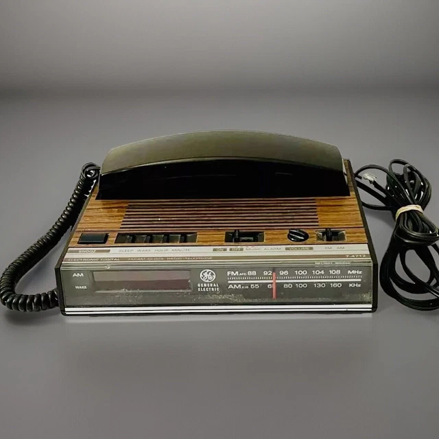 VINTAGE GE AM/FM Alarm Clock Radio Telephone Woodgrain Finish #7-4712 ...