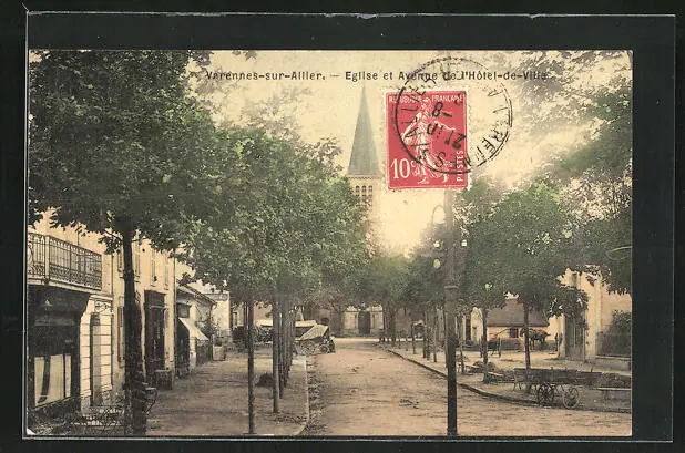 CPA Varennes-sur-Allier, Church and Avenue de l'Hôtel-de-Ville 1908