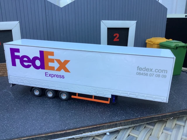 White Container Truck Model | Premium AI-generated image
