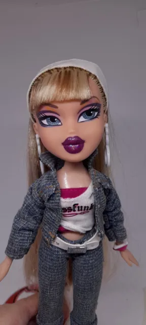 Earth Girl Yasmin & Flashback Fever Fianna will forever be my favs! 💕✨ # bratz #y2k #collector #icon