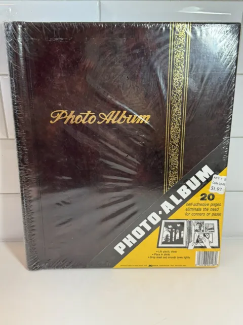 Nuevo álbum de fotos de colección Kmart 8x10 20 páginas páginas páginas autoadhesivo con borde de tapón dorado