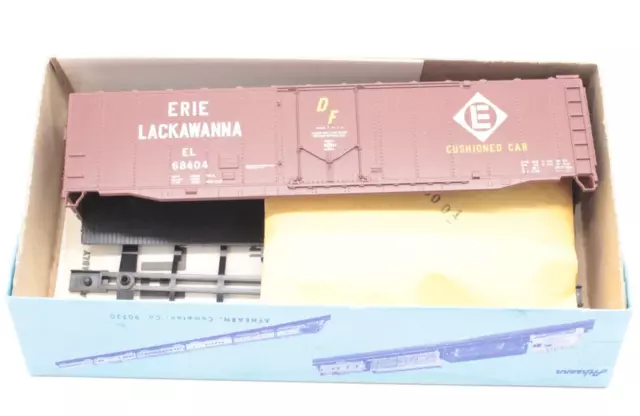 Athearn RAIL RUNNER HO Custom 159 Kit  Erie Lackawanna 50’ Plug Door Boxcar
