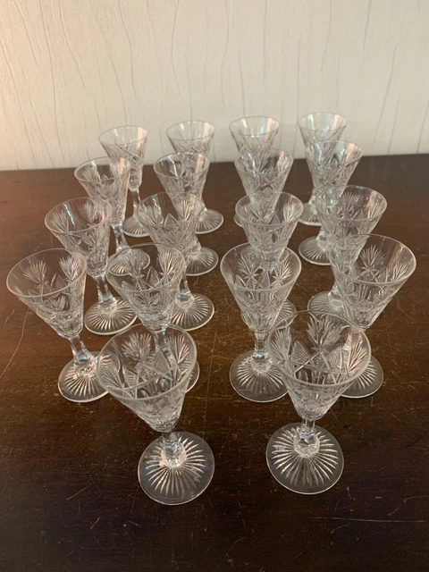 8 verres à bourgogne modèle Hauteville cristal de Saint Louis (prix à 8 verres à bourgogne modèle Hauteville cristal de Saint Louis (prix à