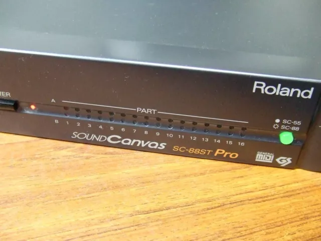 Módulo de sonido profesional Roland SC-88ST 3