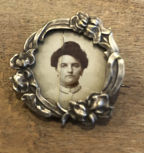 Médaillon Porte-photo Vintage En Métal Argenté (argent ?) - Occasion Ancien