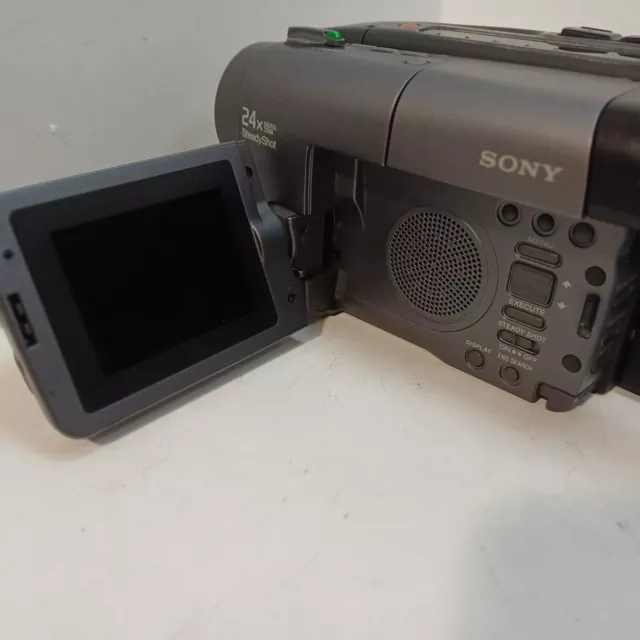 Sony CCD-TRV40E Video8 Handycam LCD Monitor Video Camera Caméscope *** DEFECTIVE 3