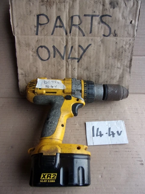 DEWALT DC984 CORDLESS Drill 14.4v batteries charger And Case