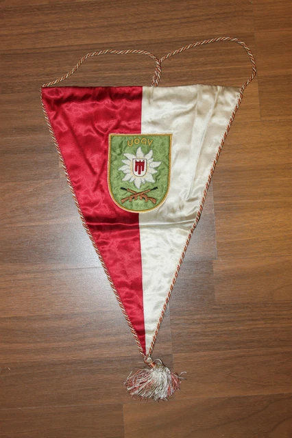 S6200: Wimpel UOG Unteroffiziersgesellschaft Vorarlberg Seide ca. 38x28cm